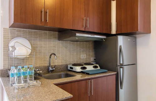 Ermita Night District Hotel | Pacific Bay Grand Suites