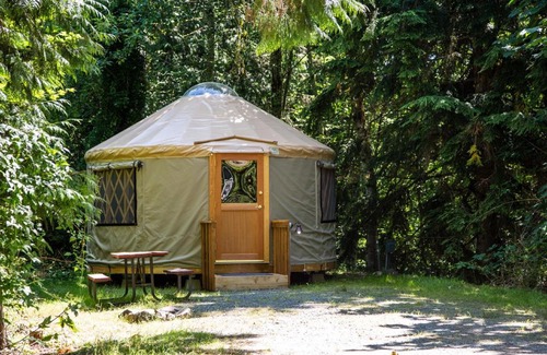 Cloverdale Resort | Pacific City Camping Resort Yurt 10