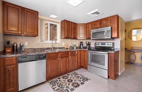 Atlantic City Condo | Pacific Getaway: Near Beach & Boardwalk