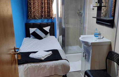 Southall Broadway Bed & Breakfast | Pacific Inn London Heathrow