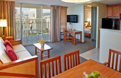 Waikiki Hotel | Pacific Monarch Hotel