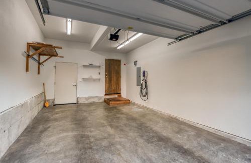 Lincoln City Apartment | Pacific Peeks One - OceanView - EV Charger - Pet Friendly