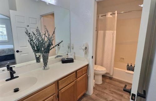Oceano House | Pacific Plaza #409 - Peaceful Pearl - 1BdrmUp-K-QSofa
