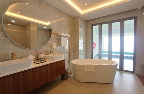Si Rusa Hotel | Pacific Regency Beach Resort, Port Dickson