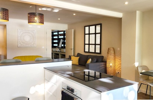 Arue Condo | Pacific suite
