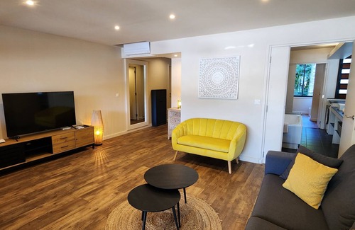 Arue Condo | Pacific suite