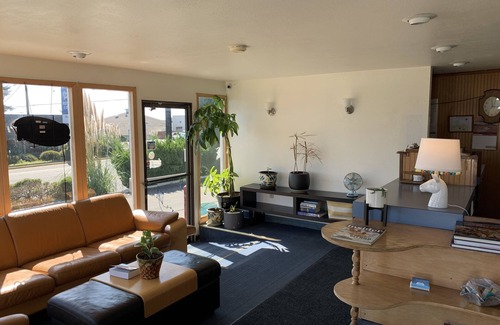 Brookings Hotel | Pacific Sunset Inn