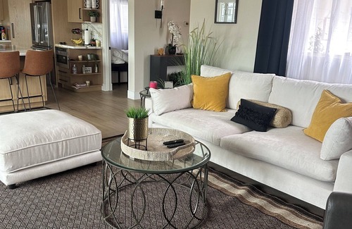 Capistrano Beach Apartment | Pacific View Modern Coastal Beach House