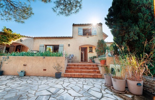 Nyons House | pacious house Nyons, private heated pool, sauna, WIF