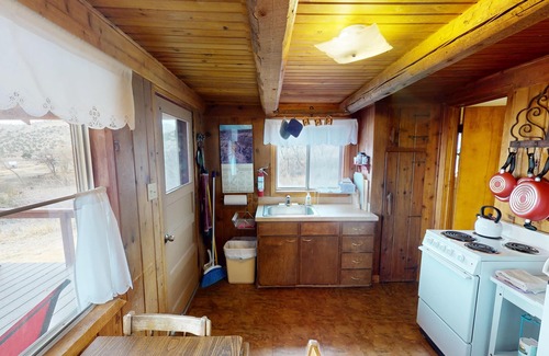Spanish Valley Cabin | Pack Creek ~ Trails End. Affordable Cabin on the outskirts of Moab