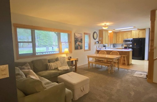 Packwood Cabin | Packwood Adventure Lodge:private HOT TUB, game room, river access, 15 min to SKI