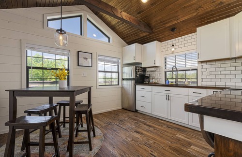 Marion Cabin | Paddle Boards for Water + Near Hiking & Wineries