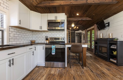 Marion Cabin | Paddle Boards for Water + Near Hiking & Wineries