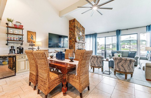 April Sound Condo | Paddleboards, Life Vests: Lake Conroe Getaway!