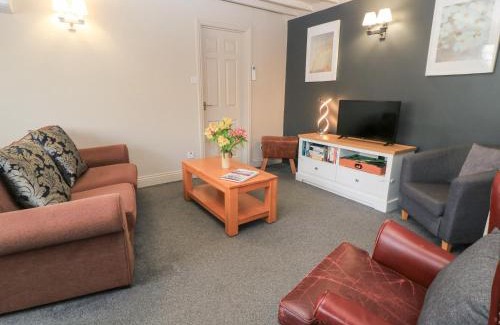 Crudwell House | Paddock Cottage