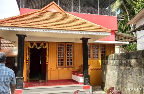 Poovar House | Padippura Veedu - Stay and relax