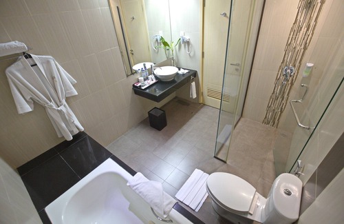 Bogor Selatan Hotel | Padjadjaran Suites Resort & Convention