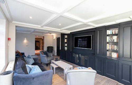Old Harlow Hotel | Pages Hotel and Guesthouse