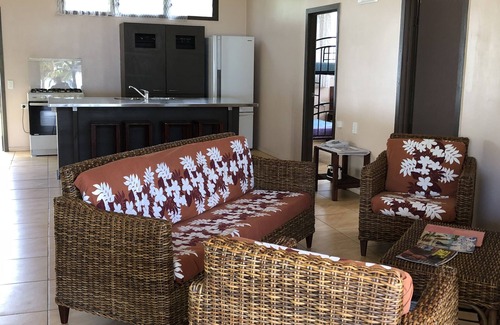 Tapere of Titikaveka House | Paia's Holiday Home - Spacious Holiday Home to relax in by the beach.