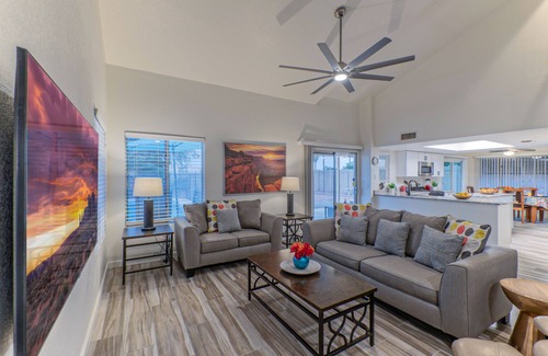 East Mesa House | Painted Mt GOLF Course Views, Heated POOL, King Beds & TVs All BRs, 2 Bikes