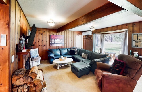 Blue River Cabin | Pair of dog-friendly cabins with outdoor areas, fireplace, foosball, & 2 W/Ds