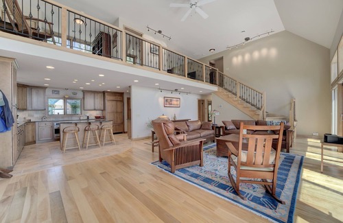 La Pointe House | Pair of homes along beautiful shores of Lake Superior! Pristine beach and views.