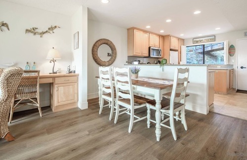 Pajaro Dunes Condo | Pajaro Dunes Resort - Cozy Seaside Condo Steps to the Beach with WiFi