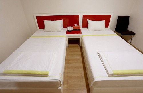Paju Hotel | Paju Phillips