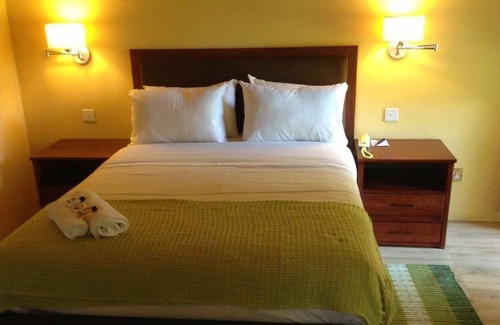 Harare East Cabin | Pakanaka Lodge