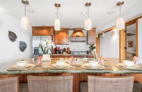 Honokowai House | Paki Maui 301 · Direct Oceanfront Views Remodeled 2BD Condo