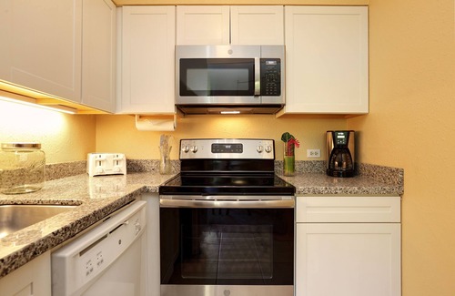 Honokowai Condo | Paki Maui 313: Cozy Condo at Oceanfront Resort w/Pool & Jacuzzi - Walk to Beach