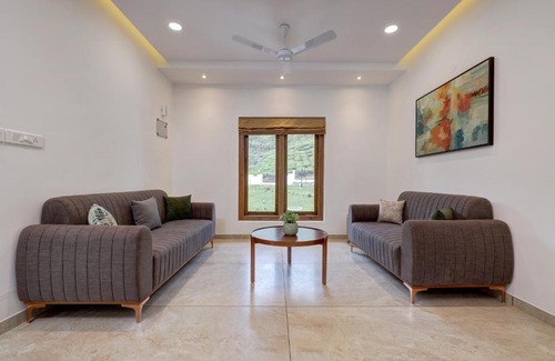 Elappara Bed & Breakfast | Pakoid Cottages