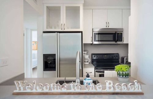 Isla Verde Apartment | Pal Mar | Beachfront 2 bed 2 bath apartment with a tropical feel