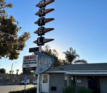 Westmont Hotel | Pala Motel