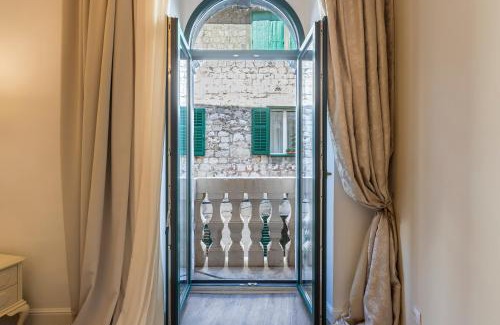 Old Town Bed & Breakfast | Palace of Dreams Rooms