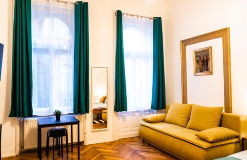 Palace District Apartment | Palace Quarter Suite