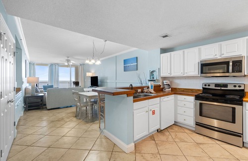 Ono Island Condo | Palacio 802: Beachfront | Private Balcony | Resort Amenities