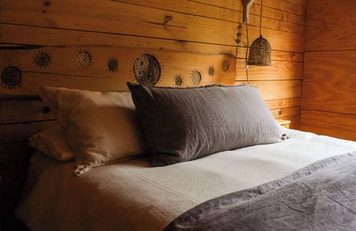 Castro Bed & Breakfast | Palafito Entre Mar y Tierra