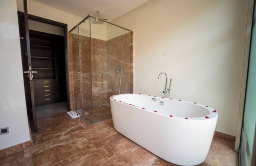 Annakhil House | Palais Gen Eden Marrakech – Séjour VIP avec Piscine, Restaurant et Services Premium