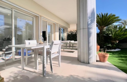 Golfe Juan Apartment | Palais Napoléon Seafront Luxury flat Golfe Juan