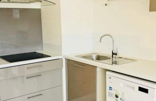 La Capelette Apartment | Palais Omnisport large apt with terrace