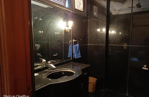 New Delhi House | Palatial Home at Anand Niketan South campus