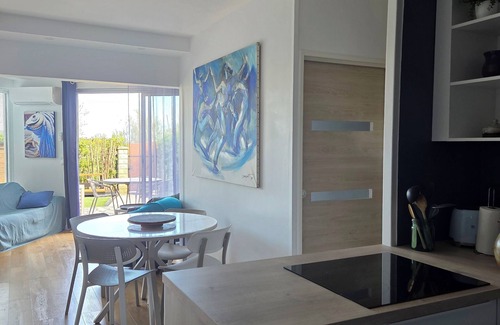 Palavas-les-Flots Apartment | Palavas les Flots. Confort-modernité-luminosité-proximité A 150 m de la Plage