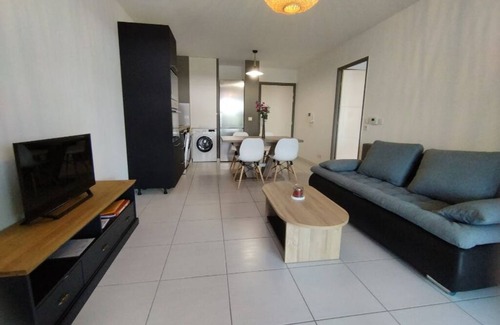 Palavas-les-Flots Apartment | PALAVAS village, Left bank, 5mn from the beach, near the center, 4 places, parking lot