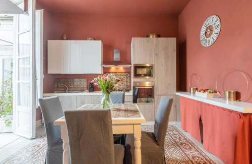 Monte di Pieta House | Palazzo Cavarretta - Pinella's Rooms and Apartment