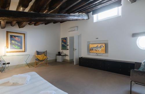 Monte di Pieta House | Palazzo Cavarretta - Pinella's Rooms and Apartment