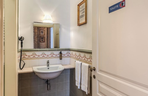 Montecalvario House | Palazzo Doria Suite