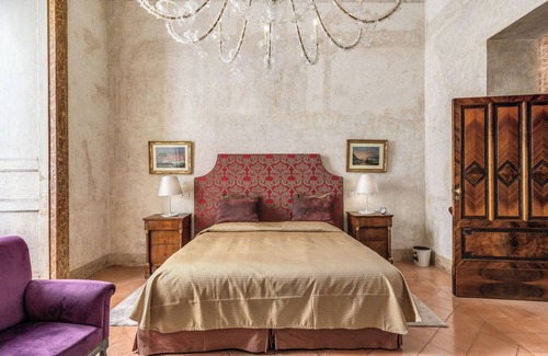 Montecalvario House | Palazzo Doria Suite