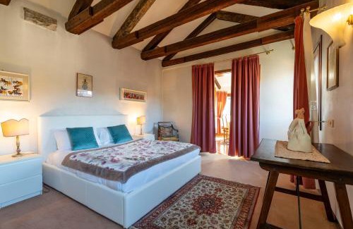 Santa Croce Apartment | Palazzo Gradenigo by Wonderful Italy