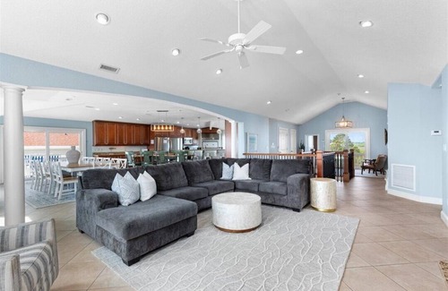 Sandbridge House | Palazzo | Oceanfront | Private Pool, Hot Tub, Dog Friendly